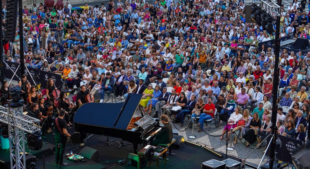 Rui Massena na Praça do Município