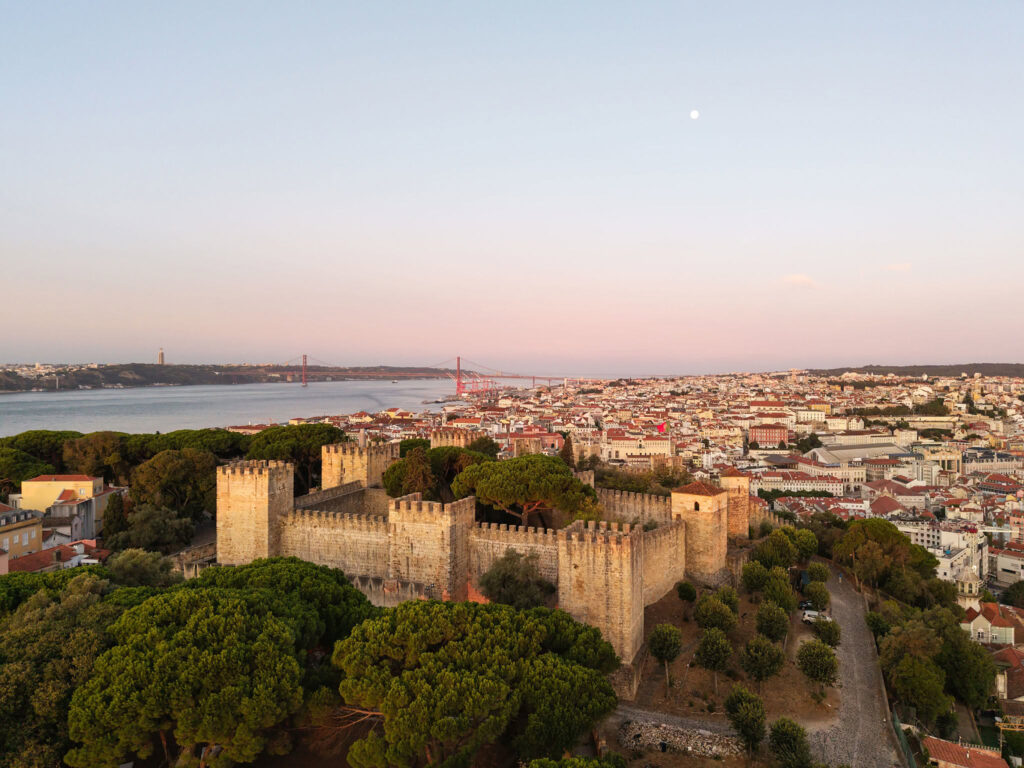 Vista aérea de um castelo